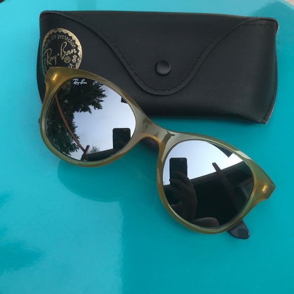 Ray-Ban Accessories - NWOT Ladies Ray-Bans 😎